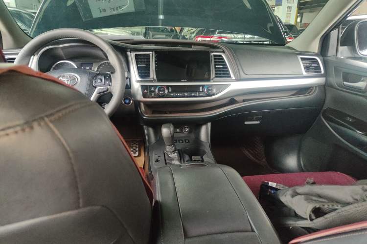 Used Toyota Highlander 2018 2.0T Four-Wheel Drive Luxury Version 7 Seats China VI Standard
