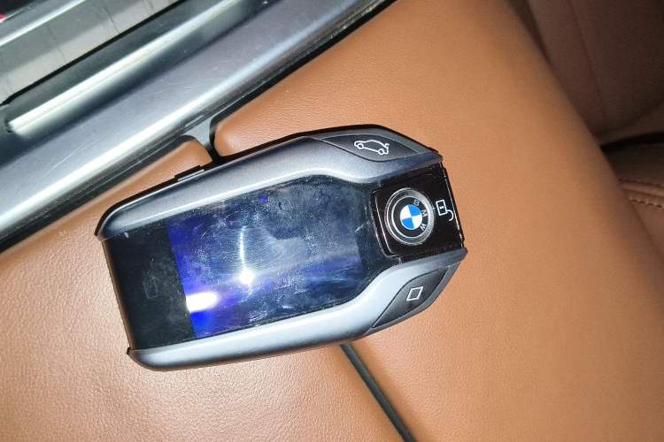 Used BMW X7 2022 xDrive40i Luxury Package with Premium Features
