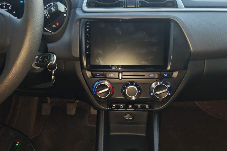 Used Hyundai Verna 2017 1.4L Manual Refreshed Version China V Standard
