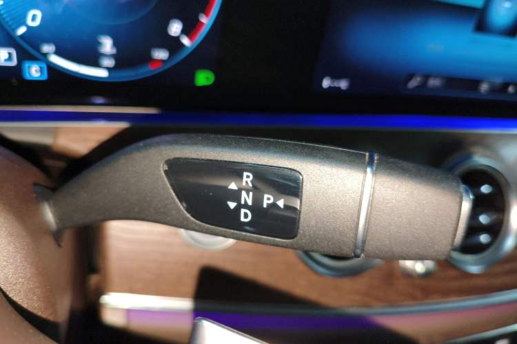 Used Mercedes-Benz E-Class 2022 Updated E 300 L Luxury Edition
