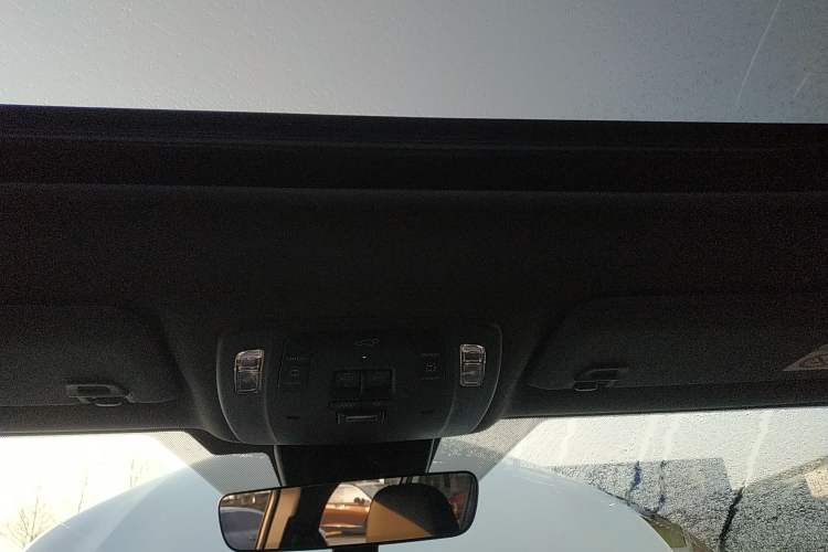 Used Toyota Sienna 2024 2.5L Hybrid Luxury Edition