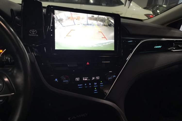 Used Toyota Camry 2021 2.0G Luxury Edition
