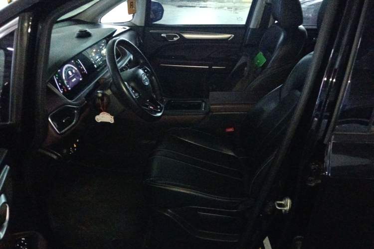 Used GAC Trumpchi M6 2021 PRO 270T Automatic Luxury Edition
