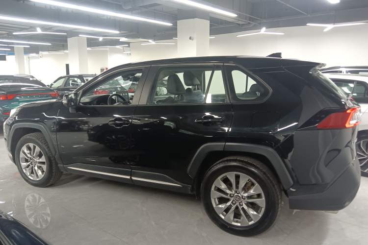 Used Toyota Wildlander 2020 2.0L CVT Two-Wheel Drive Luxury Edition