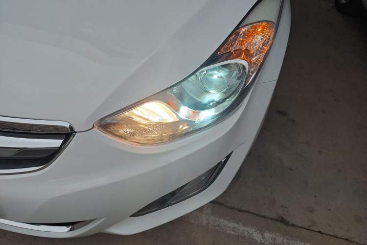 Used Hyundai Elantra 2015 1.6L Automatic Fashion Model