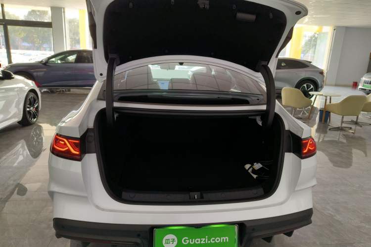 Used BYD Qin L 2025 DM-i Smart Drive 120KM Superior Model
