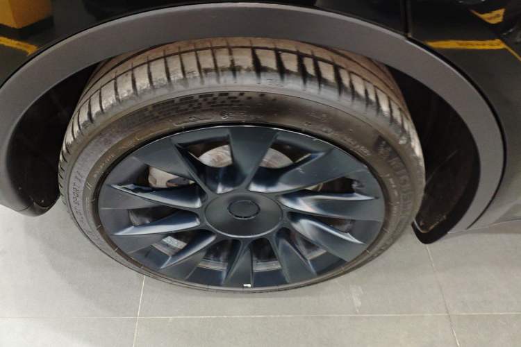 Used Tesla Model Y 2022 Rear-Wheel-Drive Version
