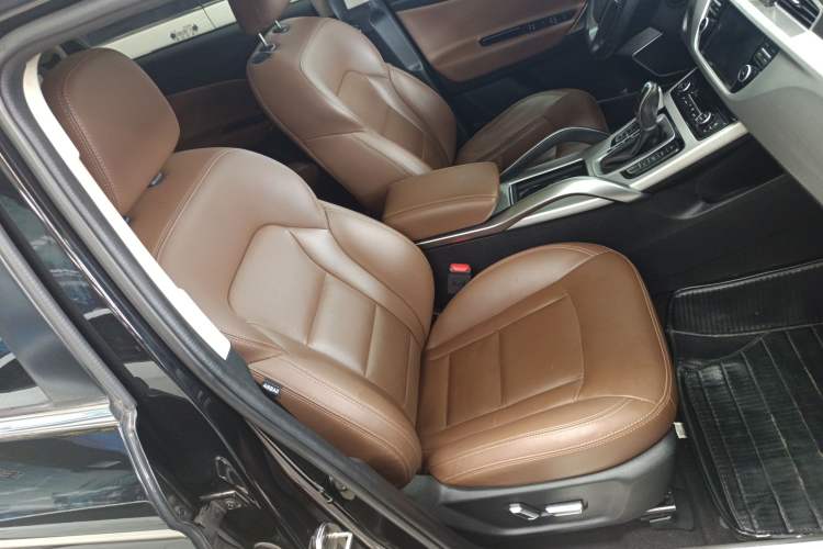 Used Geely Auto Emgrand X7 Sport 2016 1.8TD Automatic ZhiZun Version
