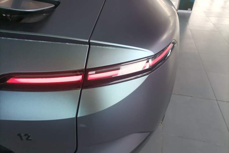 Used  12 2024 700 Three-Laser Rear-Wheel Drive Luxury Edition