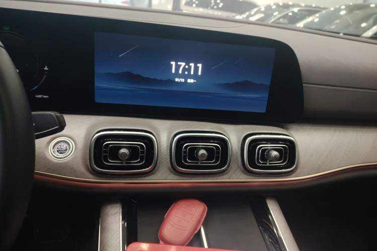 Used Chery Tiggo 9 2025 2.0T Automatic Two-Wheel Drive Luxury Edition 5 Seats