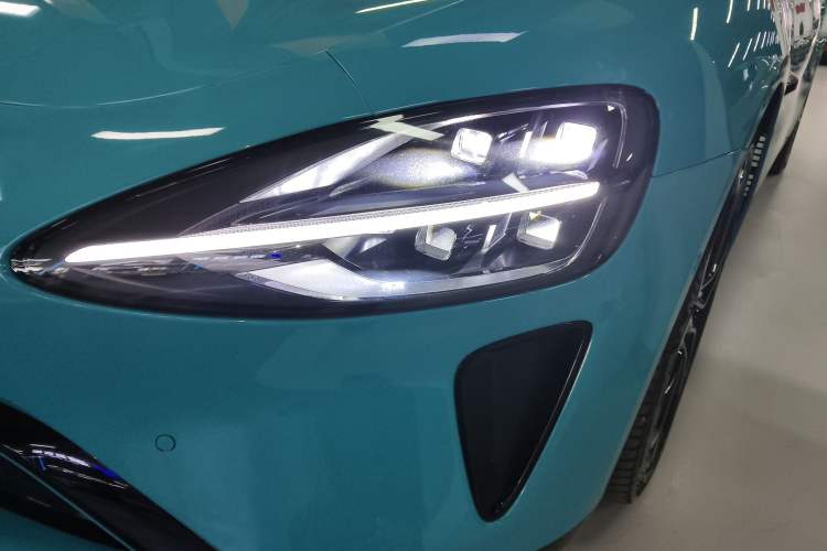 Used Xiaomi Auto SU7 2024 Four-Wheel Drive Ultra-Long Range Advanced Intelligent Driving Max Edition
