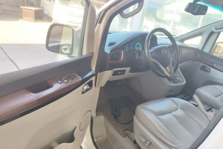 Used  Refine M5 2016 2.0T Gasoline Automatic Business Edition