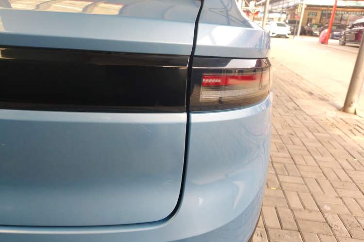 Used ORA iQ 2018 Smart Connectivity Model