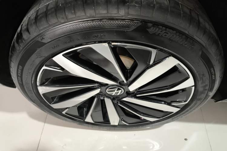 TDK.VehicleDetails.img