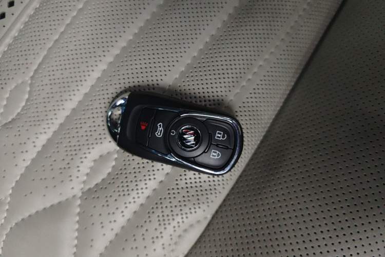 Used Buick GL8 2021 ES Landtrek 653T Comfort Edition
