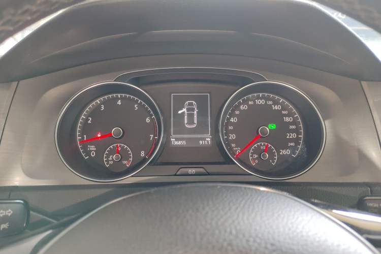 Used Volkswagen Golf 2015 1.4TSI Automatic Luxury Model
