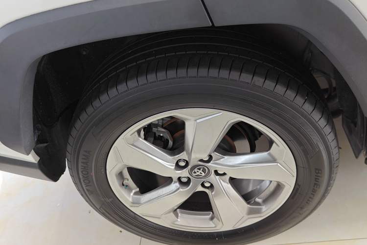 Used Toyota RAV4 2020 Dual-Engine 2.5L E-CVT Two-Wheel Drive Elite Edition