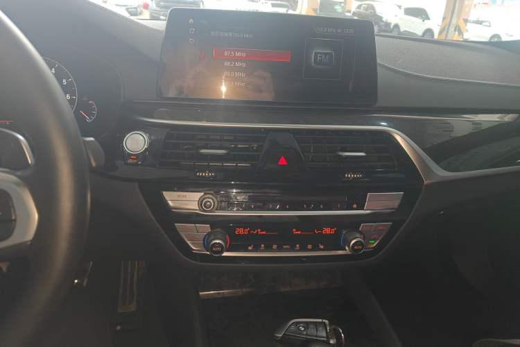 Used BMW 5 Series 2019 Facelifted 530Li Leading Edition M Sport Package