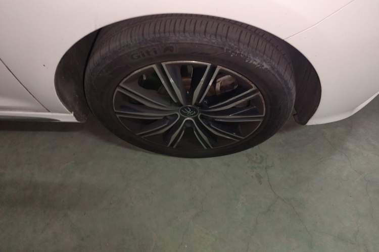 Used BYD Song MAX New Energy 2019 DM 1.5T Smart Connect Zhiyao Model 6 Seats China VI Standard
