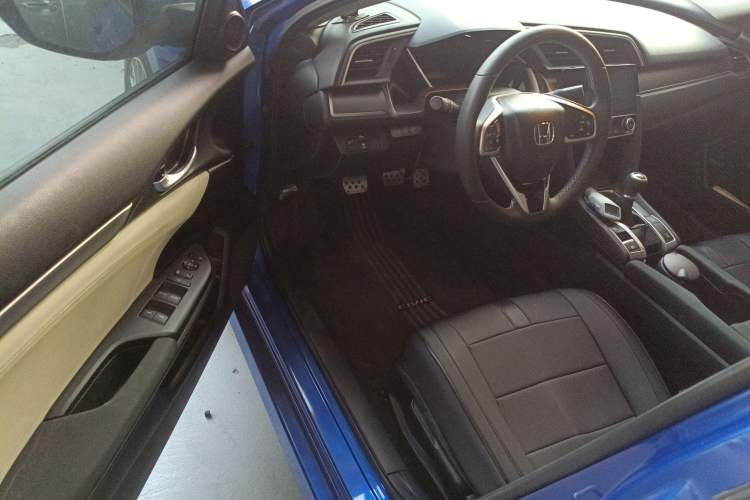 Used Honda Civic 2016 220TURBO Manual Luxury Edition