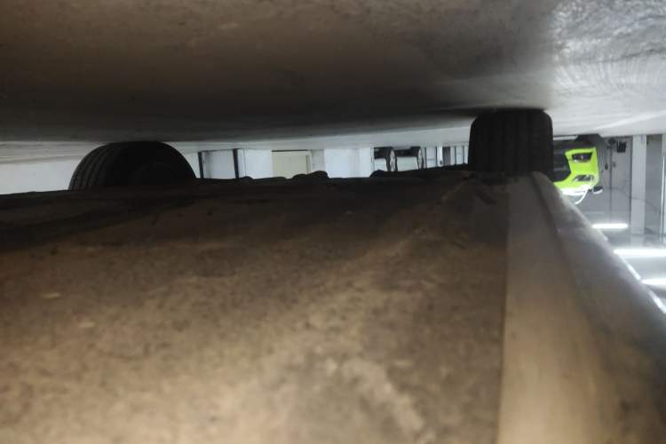 Used BMW 5 Series 2014 525Li Leading Model
