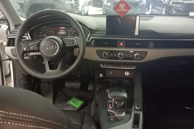 Used Audi A4L 2019 40 TFSI Ambition China VI
