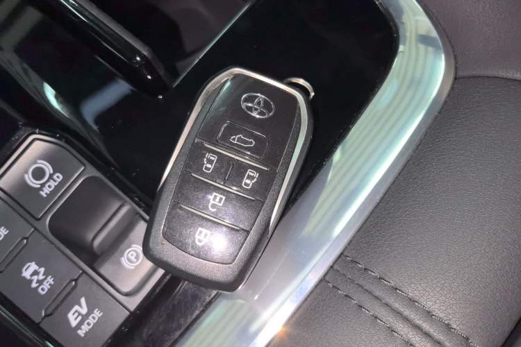 Used Toyota Alphard 2024 Dual-Engine 2.5L Prestige Edition
