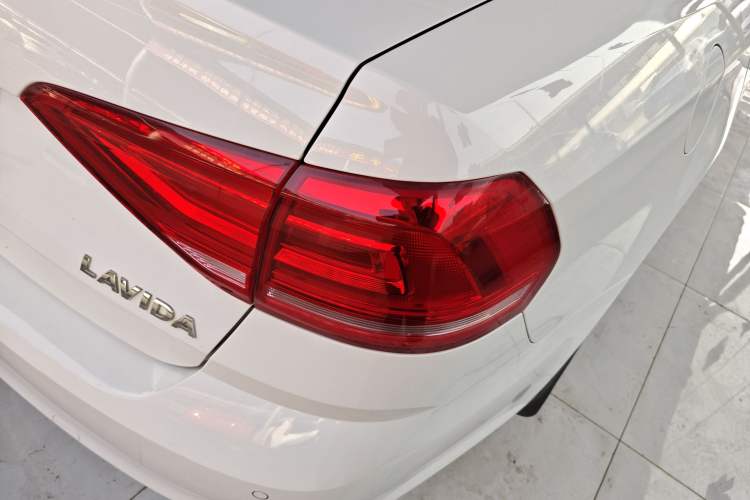 Used Volkswagen Lavida 2017 1.6L Automatic Fashion Edition
