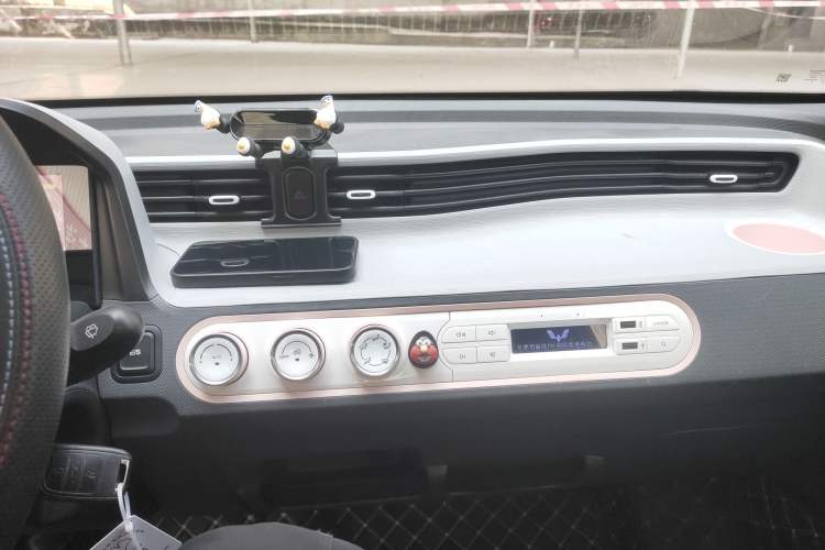 Used Wuling Hongguang MINIEV 2021 Macaron Fashion Model Lithium Iron Phosphate