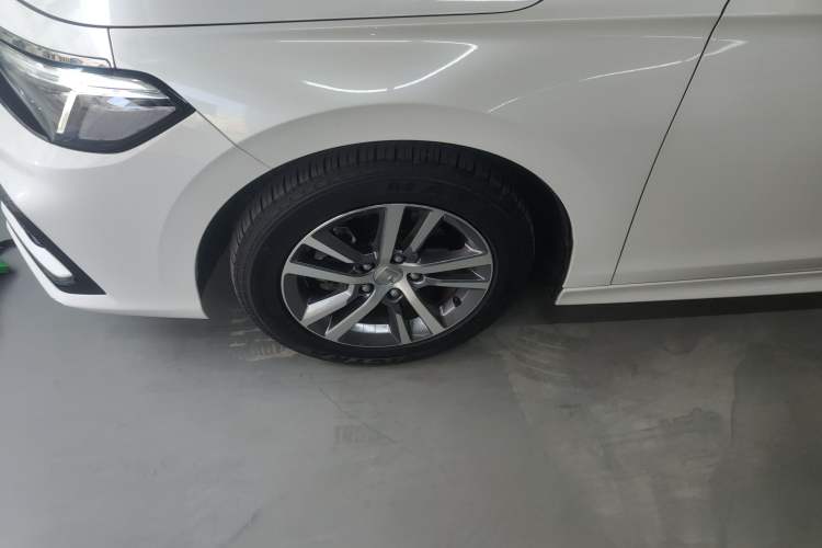 Used Honda Civic 2023 240TURBO CVT Dynamic · Center Stage Special Edition
