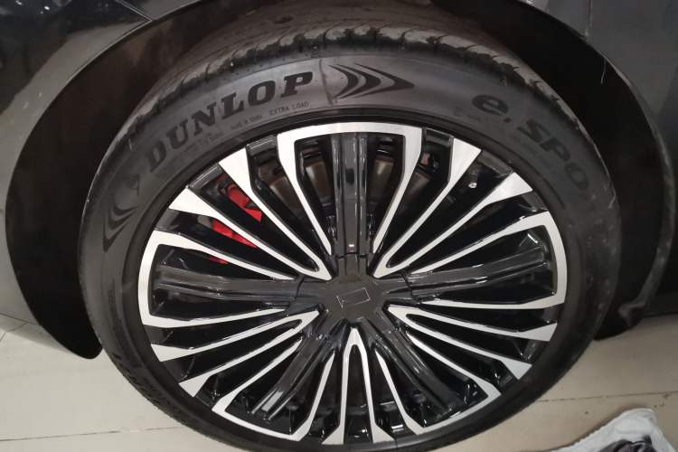 Used  12 2025 Ultra Extended-Range Edition