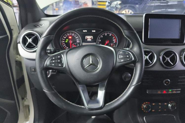 Used Mercedes-Benz B-Class 2015 B 200 Sport Edition
