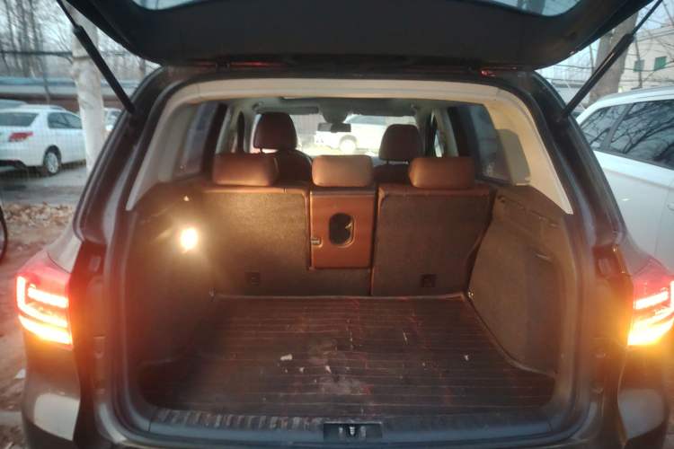 Used Volkswagen Tiguan 2015 1.8TSI Automatic All-Wheel-Drive Luxury Model
