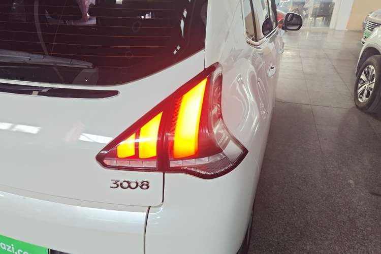 Used Peugeot 3008 2016 2.0L Automatic Classic Edition