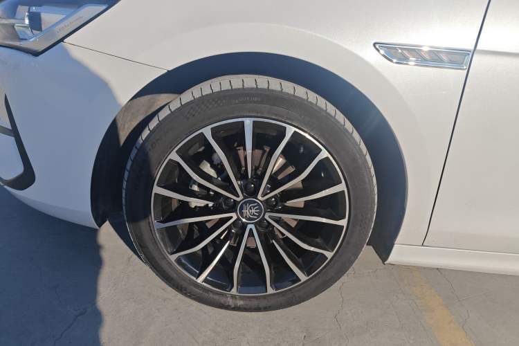 Used BYD Qin PLUS 2021 EV 600KM Flagship Model
