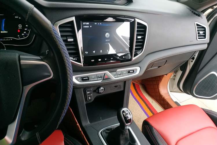 Used Geely Auto Vision X6 2020 1.4T Manual Comfort Model
