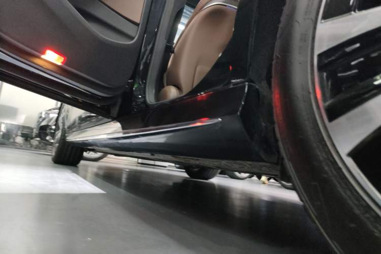 Used Mercedes-Benz E-Class New Energy 2022 Restyled E 350 e L Plug-in Hybrid Sports Sedan
