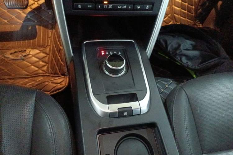 Used Land Rover Discovery Sport 2018 240 PS SE Version