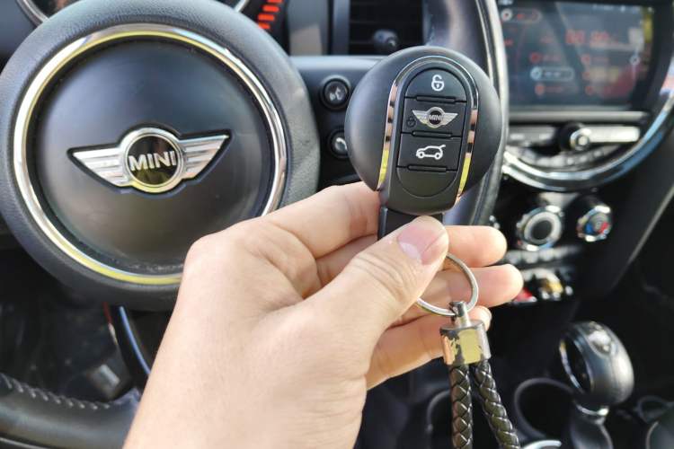 Used  MINI 2016 1.2T ONE Pioneer Edition