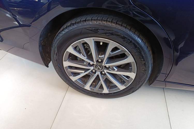 Used Lexus ES 2021 200 Excellence Edition
