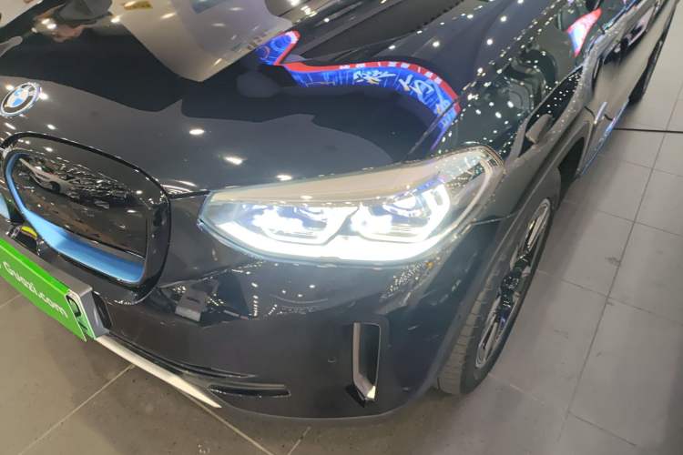 Used BMW iX3 2021 Updated Leading Edition
