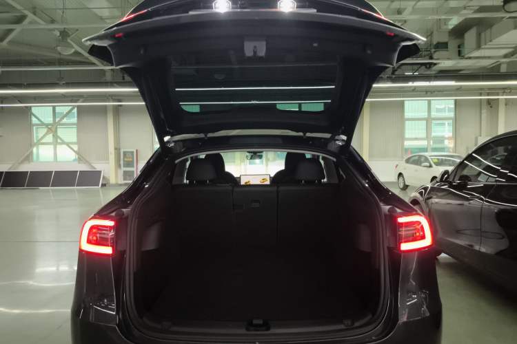 Used Tesla Model Y 2024 Rear-Wheel-Drive Version