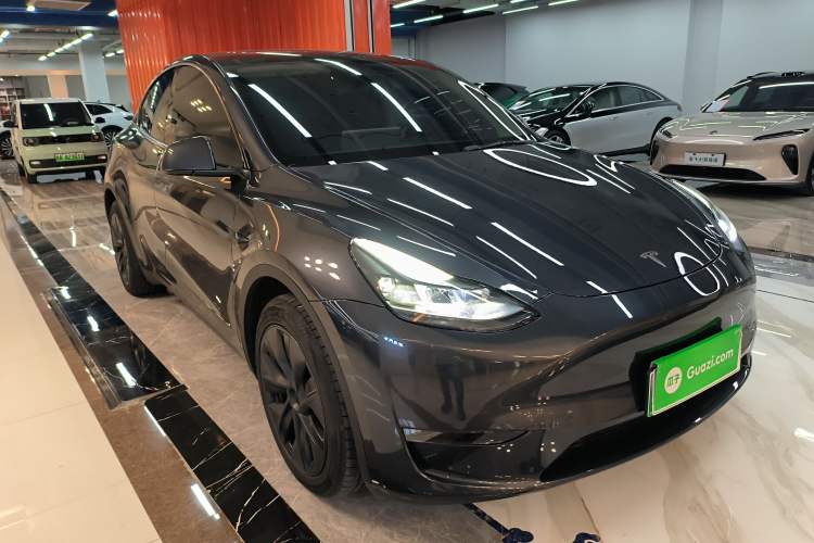 Used Tesla Model Y 2024 Long-Range All-Wheel-Drive Version
