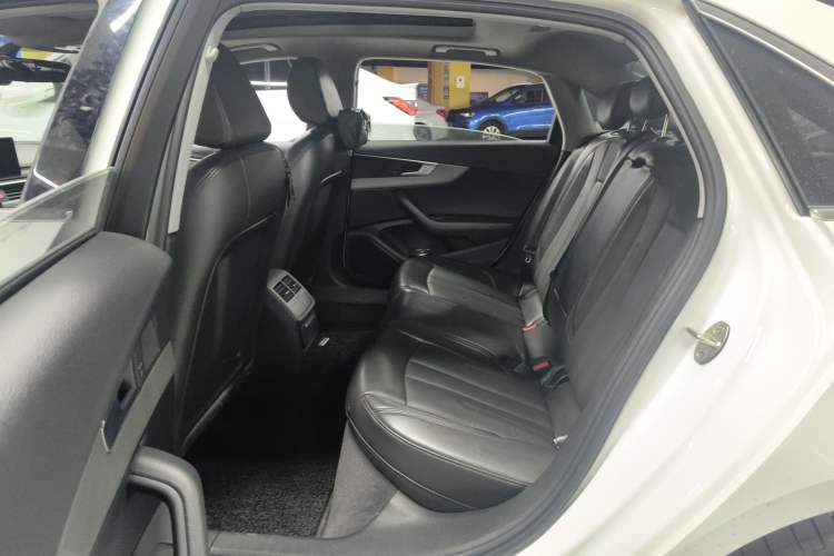 Used Audi A4L 2019 40 TFSI Ambition China VI
