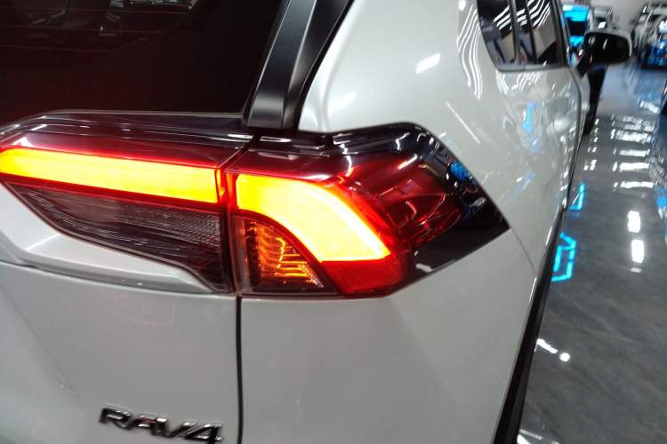 Used Toyota RAV4 2022 2.0L CVT Two-Wheel Drive Fashion Edition