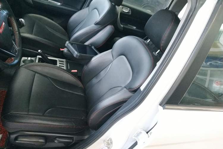 Used Haval H6 2015 Upgraded Model 1.5T Manual Two-Wheel Drive Elite Version