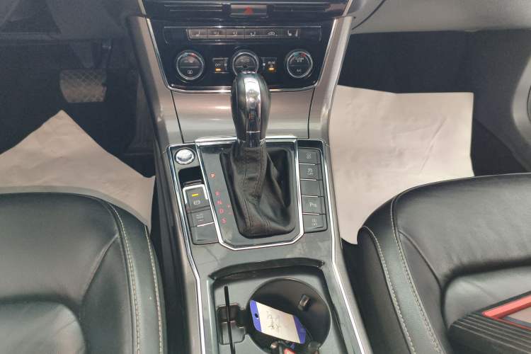 Used Volkswagen Passat 2017 330TSI DSG Luxury Edition
