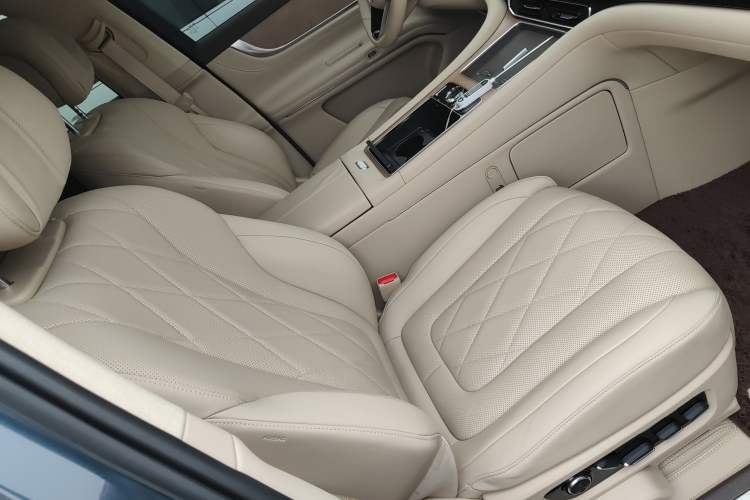 Used Hima AITO M9 2024 Range-Extended Ultra Version 42 kWh 6-Seater Model
