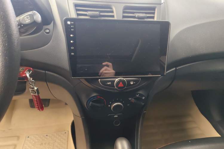 Used Hyundai Verna Ray 2016 1.4L Automatic Leading-Edge GLX