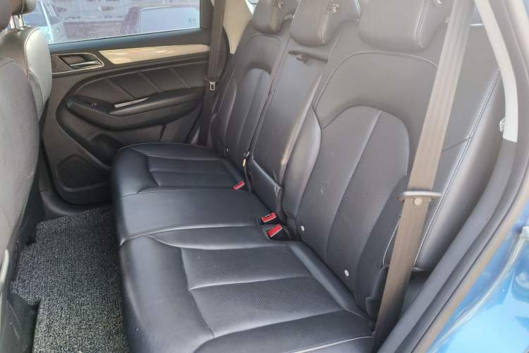 Used Roewe RX5 2016 20T Two-Wheel Drive Automatic Internet Smart Edition
